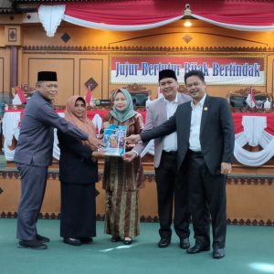 Rapat Paripurna DPRD, Wako Rahma Serahkan LKPJ TA 2022