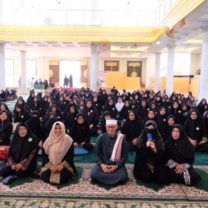 Safari Ramadhan Di Masjid Al Uswah Hadirkan Hafidz Internasional KH. Muchtar Fatawi Al-Hafidz