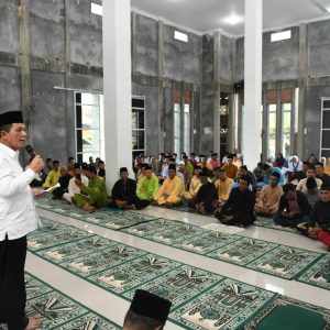 Gubernur Ansar Safari Ramadan Sekaligus Tinjau Renovasi Masjid At-Taqwa Di Penuba Lingga