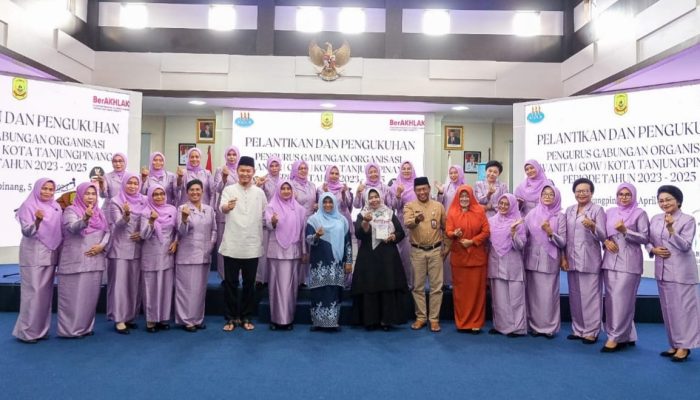 Sulasmi Zulhidayat Dilantik Jadi Ketua GOW Tanjungpinang Periode 2023-2025