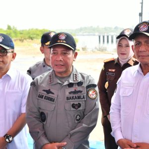 Gubernur Ansar Dampingi Kepala Bakamla RI Lakukan Ground Breaking Pembangunan Dermaga Bakamla di  Batam
