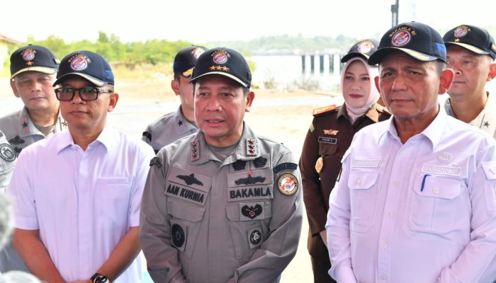 Gubernur Ansar Dampingi Kepala Bakamla RI Lakukan Ground Breaking Pembangunan Dermaga Bakamla di  Batam