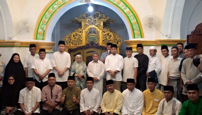 Masjid Sultan Riau Pulau Penyengat Terima Bantuan BAZNAS Tanjungpinang Rp10 Juta