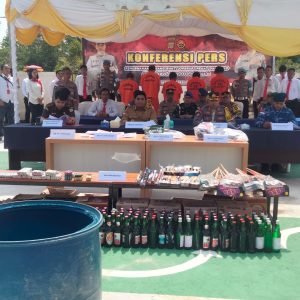 Polres Bintan Musnahkan Ratusan Botol Miras Dan Petasan Hasil KRYD Selama Ramadhan