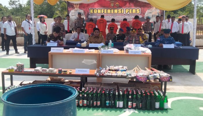 Polres Bintan Musnahkan Ratusan Botol Miras Dan Petasan Hasil KRYD Selama Ramadhan