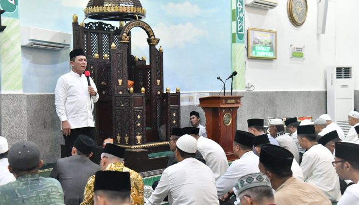 Gubernur Ansar Safari Ramadhan di Masjid Istiqomah dan Masjid Jami’ Baiturrahim Tarempa