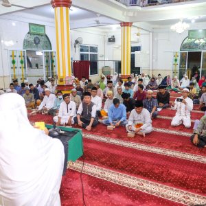 Wako Rahma Tutup MTQ Lansia Di Masjid Al Huda Dan Serahkan Bantuan Rp 25 Juta