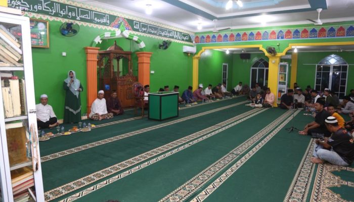 Halal Bihalal Di Masjid Al Hidayah, Wako Rahma : Pererat Silaturahmi Antara Warga Dan Pemko