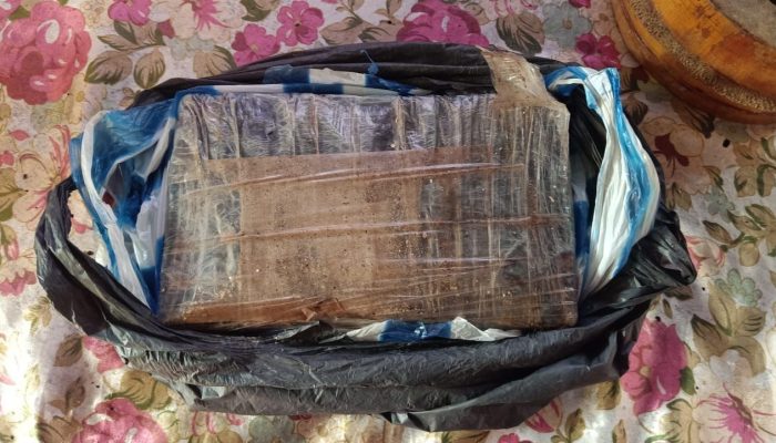 Masyarakat Desa Kuala Maras Anambas Temukan Paket Mencurigakan