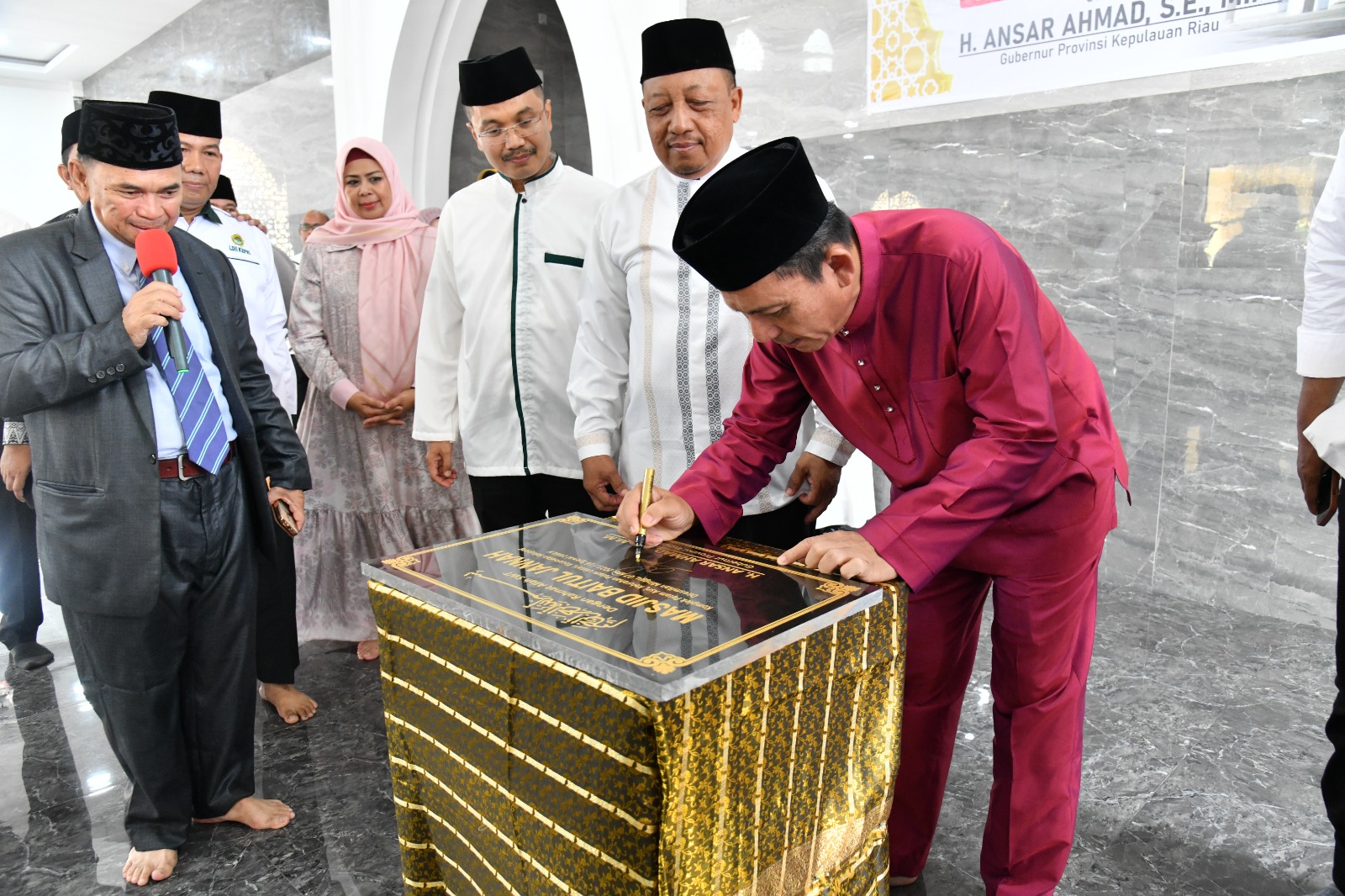 Gubernur Ansar Resmikan Masjid Baitul Jannah di Sekupang Batam 
