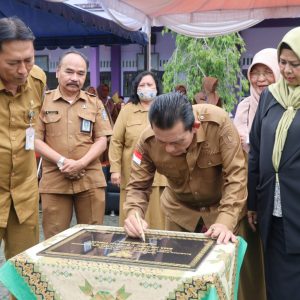Gubernur Ansar Resmikan Rumdin Guru Dan Beri Motivasi Siswa SMAN 1 Kijang