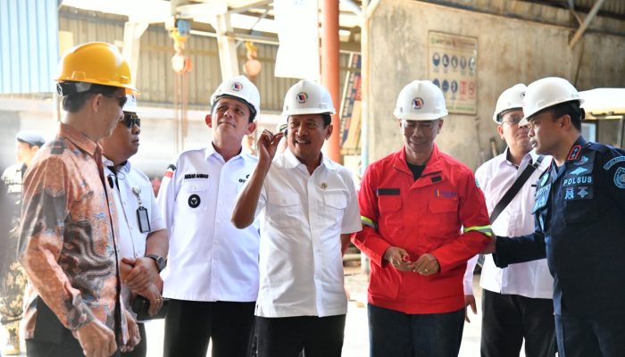 Gubernur Ansar Dampingi Menteri KKP Tinjau Pembangunan 2 Kapal Pengawas Perikanan di Tanjung Uncang