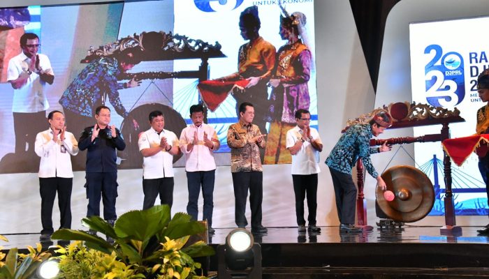 Gubernur Ansar Hadiri Raker Teknis Bersama Menteri Kelautan dan Perikanan RI