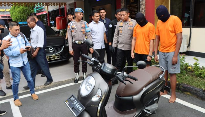 Mengaku TNI AL, Pria Ini Lakukan Curas HP Pengendara Motor