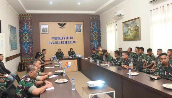 Tim Puskodal Koopsudnas Laksanakan Kunjungan Kerja Di Lanud RHF Tanjungpinang