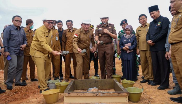 Gubernur Ansar Letakkan Batu Pertama Gedung Rawat Inap Jiwa dan Perkantoran RSKJKO EHD