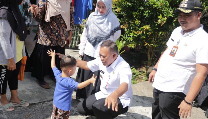Wawako Kunjungi Penderita Stunting Dan Tinjau Pemberian Vitamin di Puskesmas