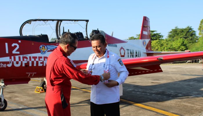 Gubernur Ansar Bersama Danlanud RHF Lepas JAT TNI AU Ikuti LIMA Di Malaysia