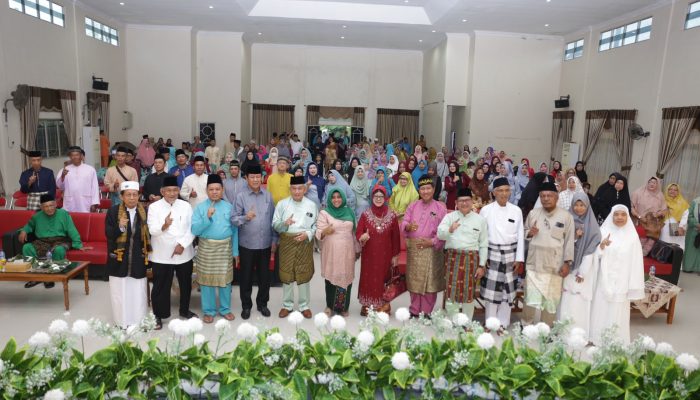 Pelepasan CJH Asal Serasan Disejalankan Halal Bihalal Bersama Walikota