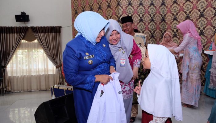 Meski 2023 Tahun Terakhir Kepemimpinan Rahma, Seragam Sekolah Gratis Tetap Berjalan