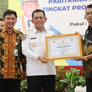 Gubernur Ansar Serahkan Anugrah Paritrana Award 2022 Provinsi Kepri