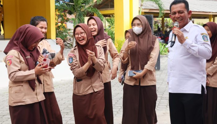 Gubernur Ansar Silaturahmi Dan Beri Motivasi Pelajar SMAN 4 Tanjungpinang