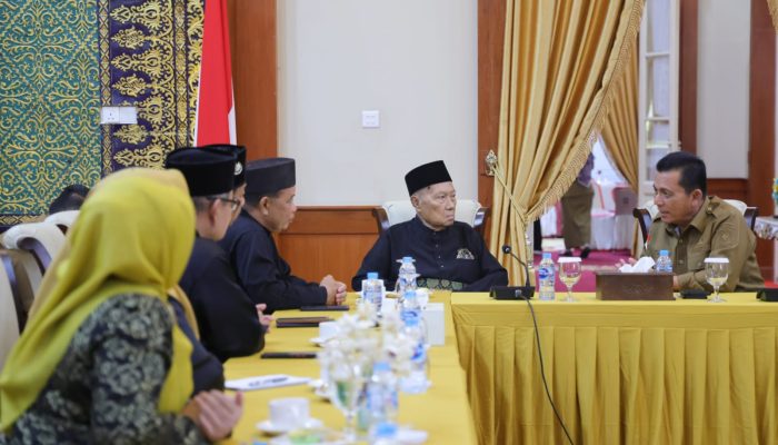 Gubernur Ansar Berdiskusi Dengan Jajaran Pengurus LAM Kepri