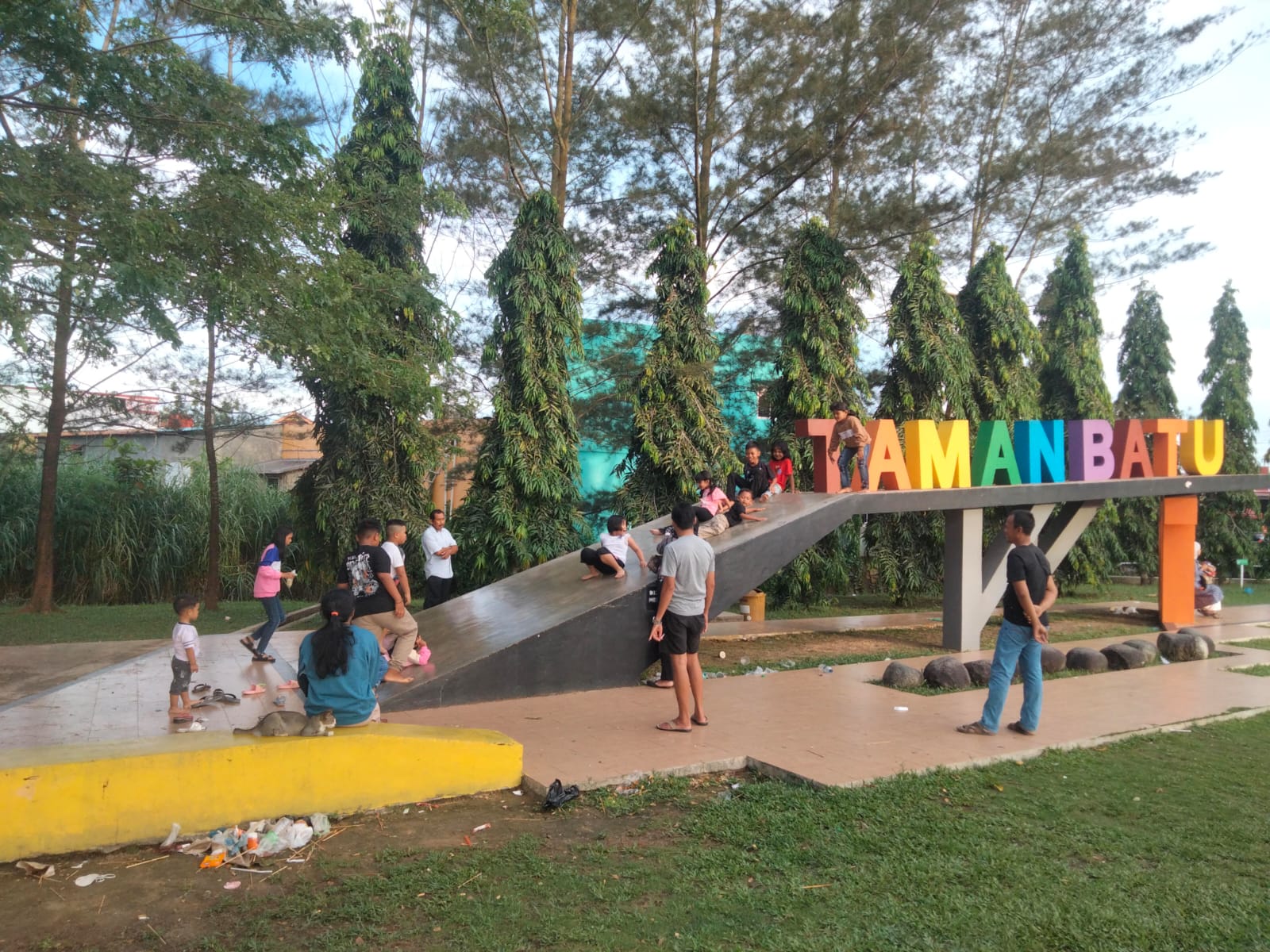 Akhir Pekan,Taman Batu 10 Ramai Dikunjungi Wisatawan Lokal