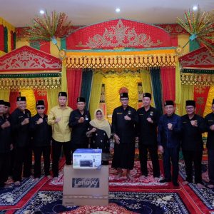 LAM Tanjungpinang Terima Bantuan Hibah Komputer Dan Printer