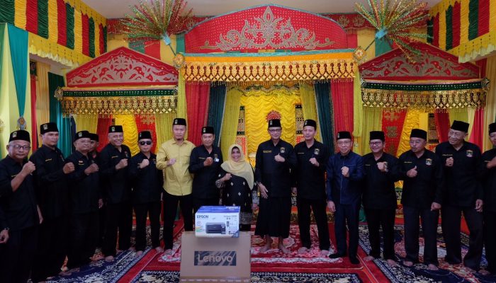 LAM Tanjungpinang Terima Bantuan Hibah Komputer Dan Printer