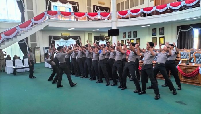 Siswa Latja Diktuk Ba Polri Polda Kepri Ta. 2023 Kunjungi Kantor DPRD Tanjungpinang