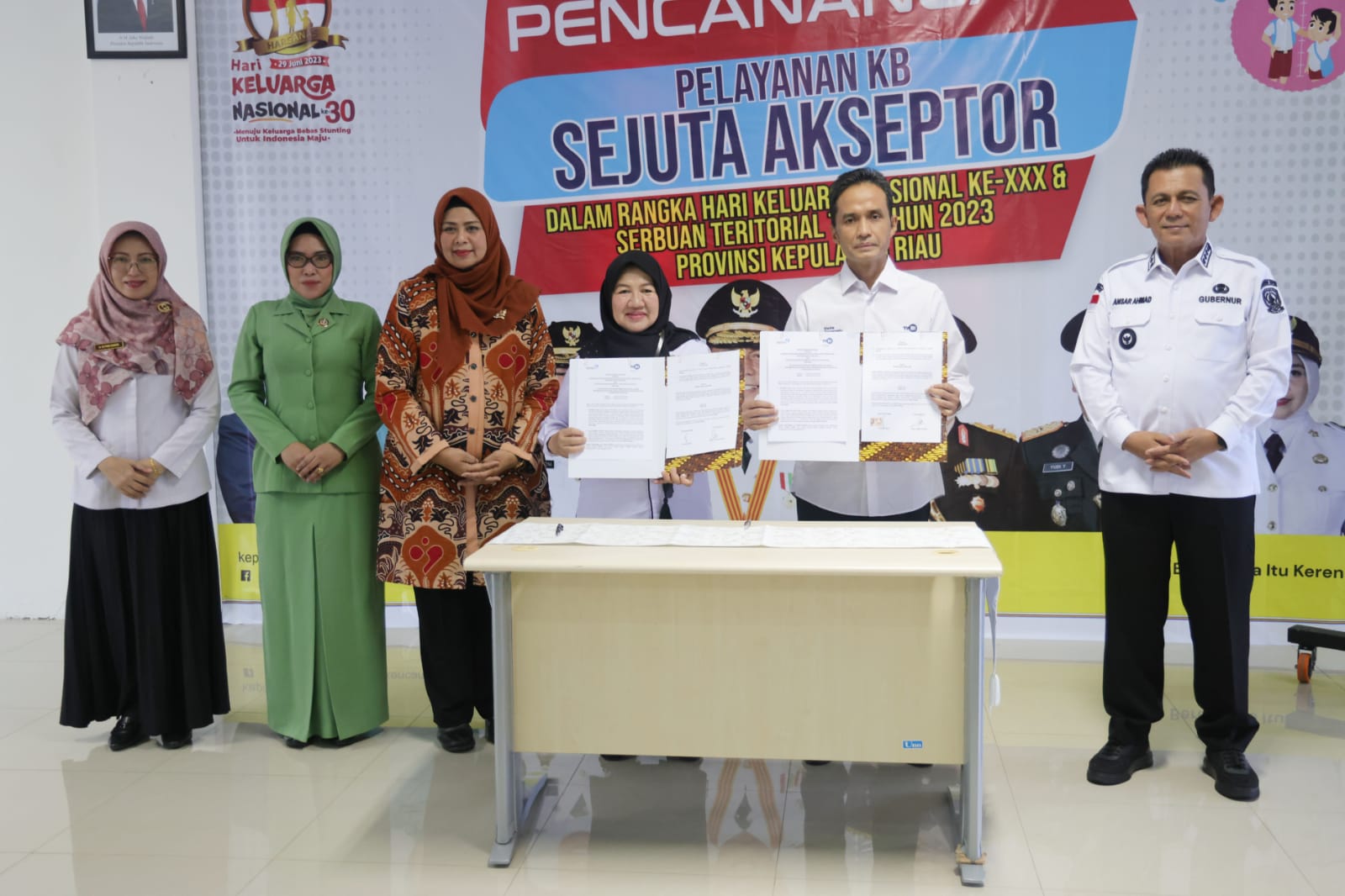 Gubernur Ansar Luncurkan Prognas Pelayanan KB Sejuta Akseptor di Kepri