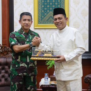 Pamit Pindah Tugas, Laksma Kemas Silaturahmi Bersama Gubernur Ansar