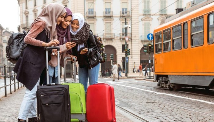Panduan Traveling Aman dan Nyaman Bagi Wanita Berhijab