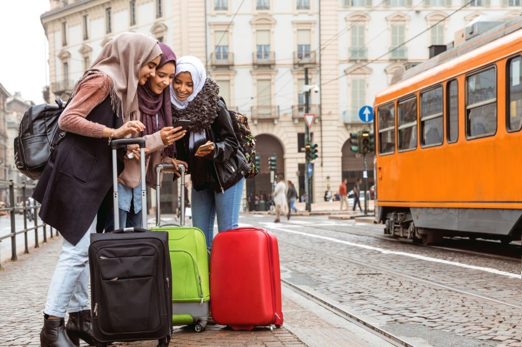 Panduan Traveling Aman dan Nyaman Bagi Wanita Berhijab