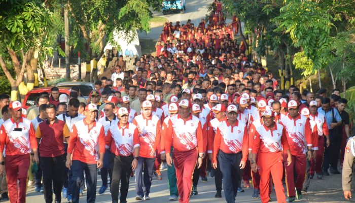 Sambut HUT Bhayangkara Ke-77, TNI-Polri Olahraga Bersama di Polda Kepri
