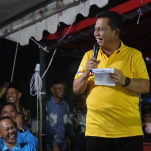 Gubernur Ansar Tutup Turnamen Bola Voli Masyarakat Tajur Biru