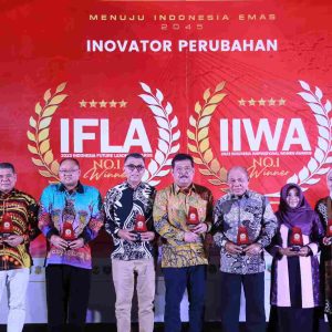 Rahma Terima Anugerah “Best Inspirational Woman of Indonesia 2023” Dari Seven Media Asia 