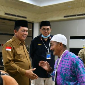 Gubernur Ansar Sambut Kepulangan 363 Jemaah Haji Kloter 1 Kepri