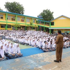 Berkunjung ke SMKN 1 Tanjungpinang, Ansar : Tidak Ada Kesuksesan Tanpa Kerja Keras dan Doa Orang Tua