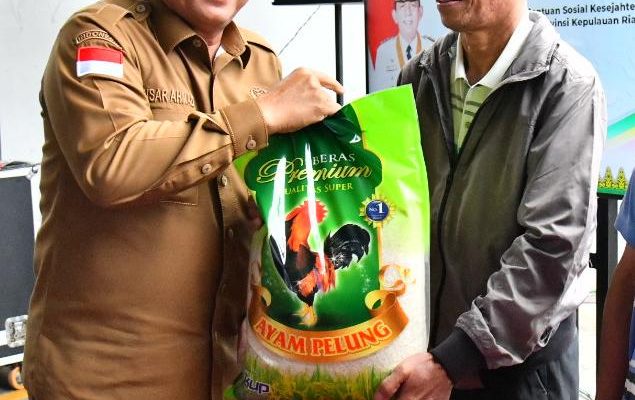 Bantu Warga Kurang Mampu,Gubernur Kepri Salurkan 1200 Paket Sembako