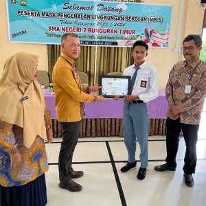 Beri Penghargaan Siswa, Wakil Bupati Natuna Hadiri MPLS di SMAN 2 Bunguran Timur