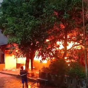 Belasan Rumah di Pulau Buluh Kota Batam Terbakar