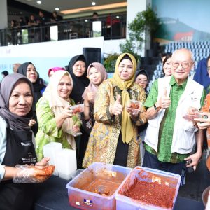 Kepri Pecahkan Rekor MURI “Sajian Sambal Bilis Terbanyak Menggunakan Cabai Kering”