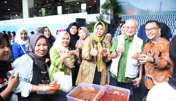 Kepri Pecahkan Rekor MURI “Sajian Sambal Bilis Terbanyak Menggunakan Cabai Kering”