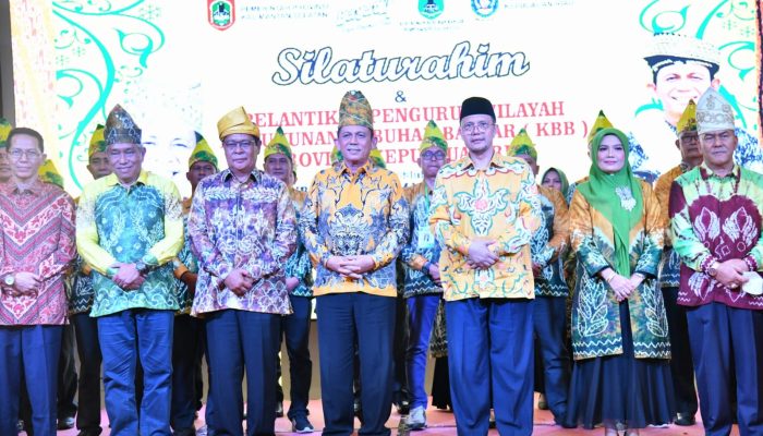 Masyarakat Banjar Berduyun-Duyun Menghadiri Pelantikan Pengurus KBB Kepri