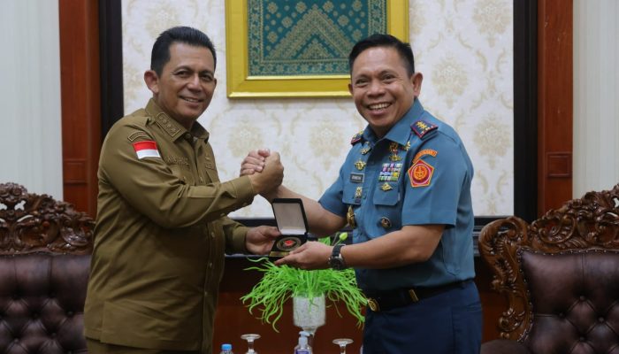 Dimutasi Jadi Kepala Bakamla, Laksdya TNI Irvansyah Berpamitan Dengan Gubernur Ansar