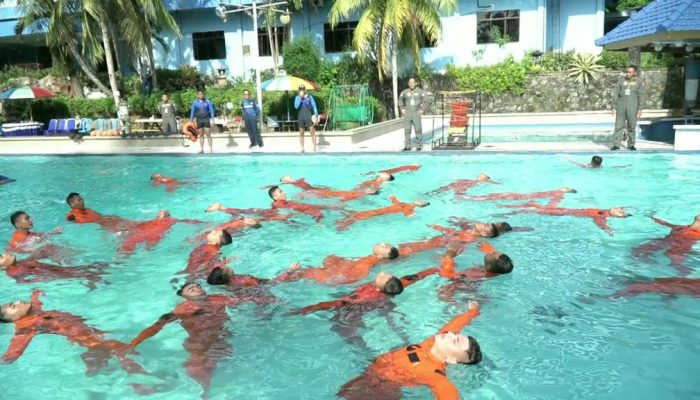 Wing Udara 1 Tanjungpinang Gelar AUET Penyelamatan Didalam Air