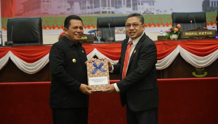 Gubernur Ansar Sampaikan Rancangan KUA PPAS APBD 2024 dan APBD-P 2023