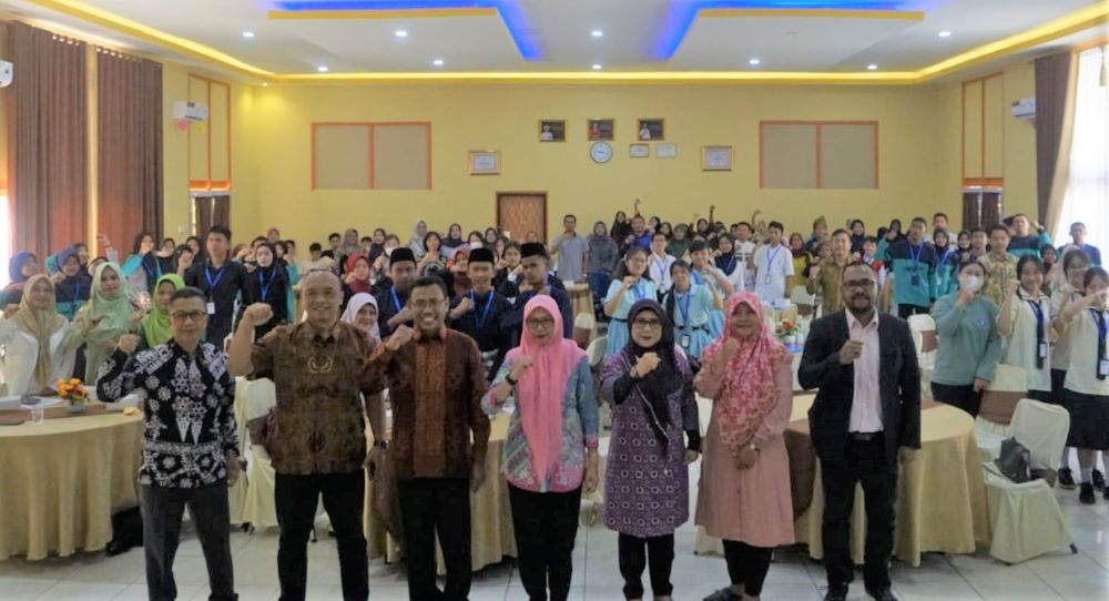 Forum Anak Kelurahan Tanjungpinang Timur Juara Lomba Debat Bahasa Inggris